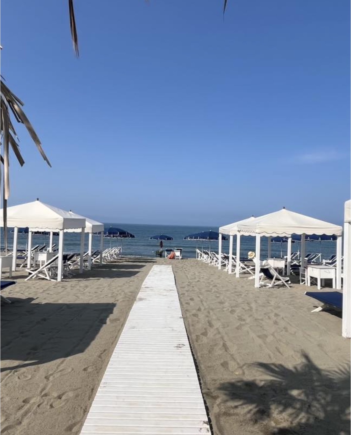 Spiaggia del Bagno La Romanina a Marina di Massa