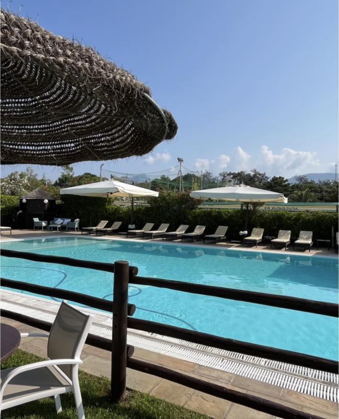 Piscina al tramonto